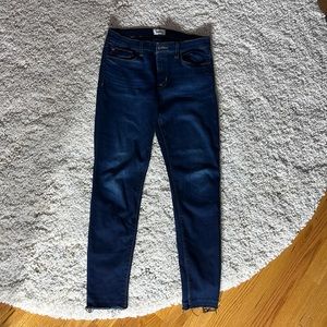 Hudson Nico mid rise crop skinny. Size 27 beautiful stretch soft denim